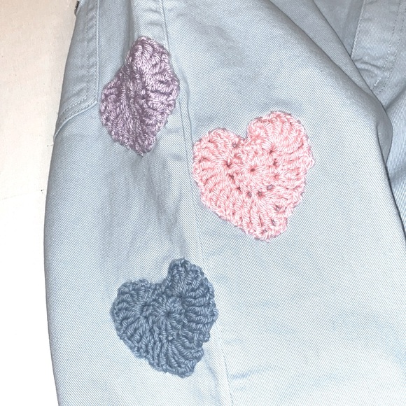 Women’s EUC MICHAEL KORS Lgt Blue Women's Jeans Sz 8 Handmade Crocheted Hearts - Picture 7 of 13
